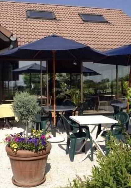 Kyriad Geneve St-Genis-Pouilly سان-جيني-بويي، أين المطعم الصورة